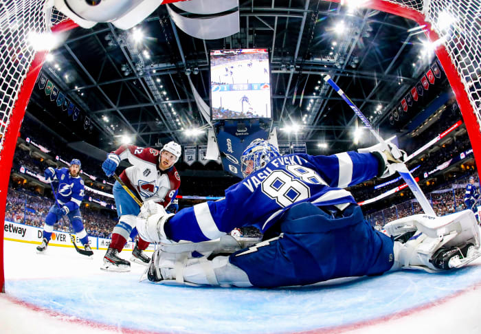 Avalanche forward Artturi Lehkonen